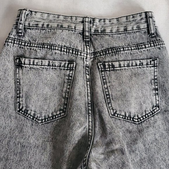 Jeans - Picture 2 of 4